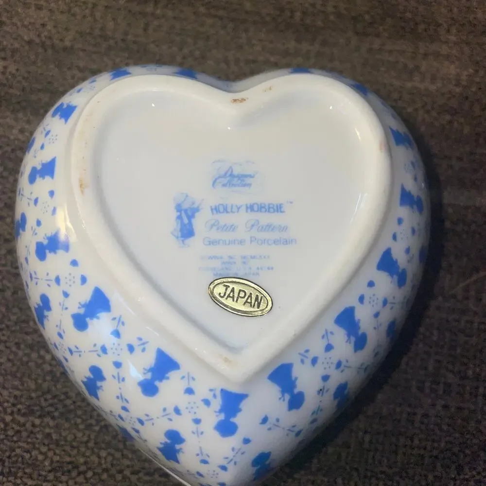 Vintage Holly Hobbie Petite Pattern Genuine Porcelain Heart Box Blue White Japan
